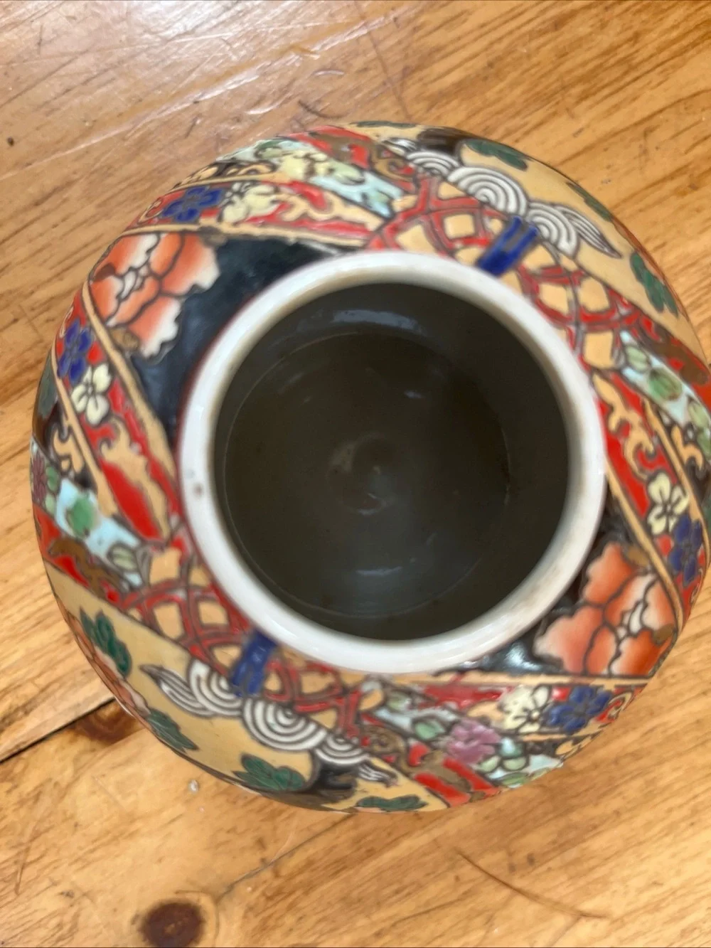 Vintage Chinese porcelainHand-Painted Oriental Foo Dog Bud Vase/ginger signed